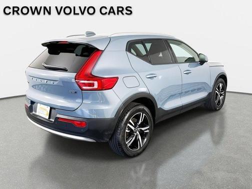 2023 Volvo XC40 B5 Core