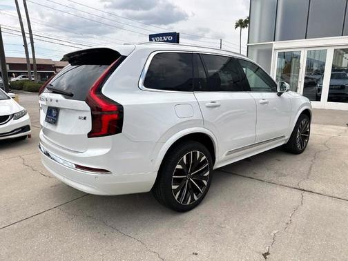 2025 Volvo XC90 B5 Plus 7-Seater