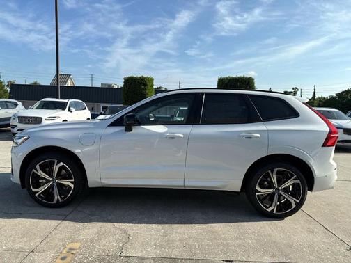2025 Volvo XC60 Plug-In Hybrid T8 Ultra
