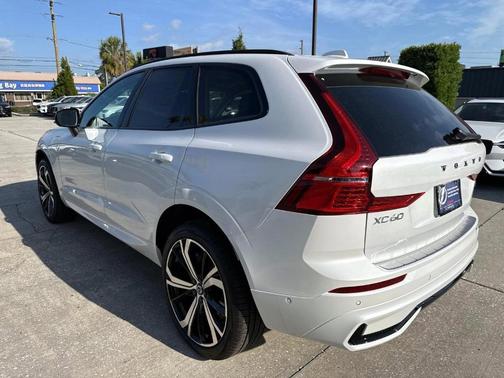 2025 Volvo XC60 Plug-In Hybrid T8 Ultra