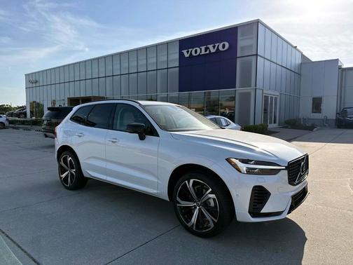 2025 Volvo XC60 Plug-In Hybrid T8 Ultra
