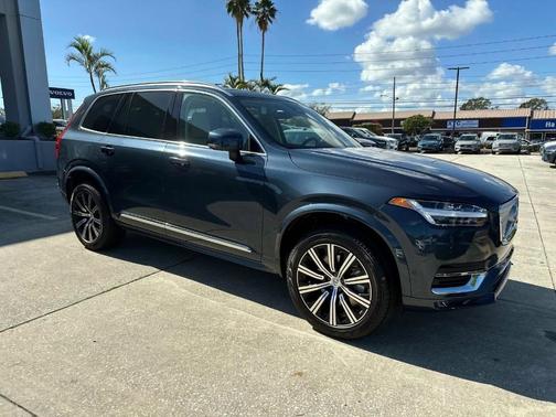 2025 Volvo XC90 B6 Plus 7-Seater