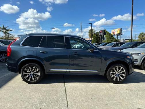 2025 Volvo XC90 B6 Plus 7-Seater