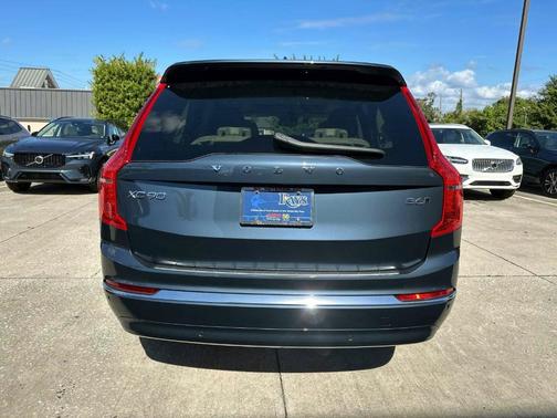 2025 Volvo XC90 B6 Plus 7-Seater