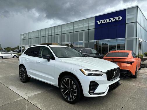 2026 Volvo XC60 B5 Ultra