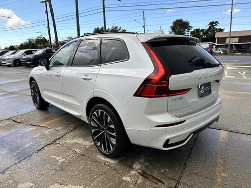2026 Volvo XC60 B5 Ultra