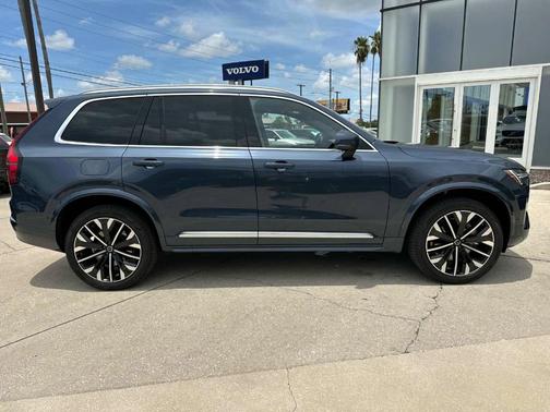 2026 Volvo XC90 B6 Plus 7-Seater