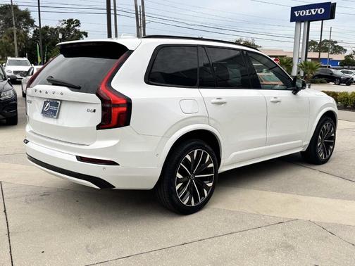 2026 Volvo XC90 B6 Ultra Dark Theme 7-Seater