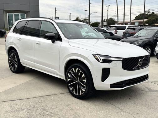 2026 Volvo XC90 B6 Ultra Dark Theme 7-Seater
