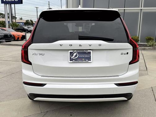 2026 Volvo XC90 B6 Ultra Dark Theme 7-Seater