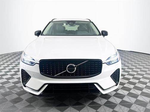 2025 Volvo XC60 B5 Core