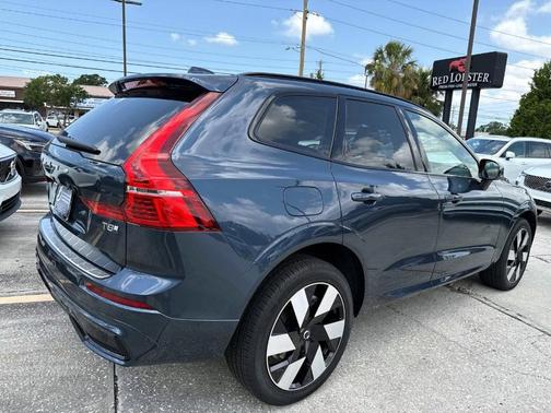 2025 Volvo XC60 Plug-In Hybrid T8 Plus