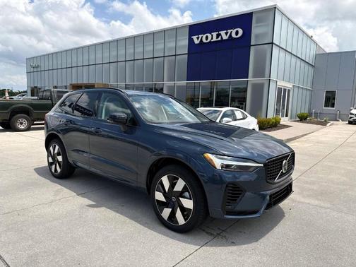 2025 Volvo XC60 Plug-In Hybrid T8 Plus