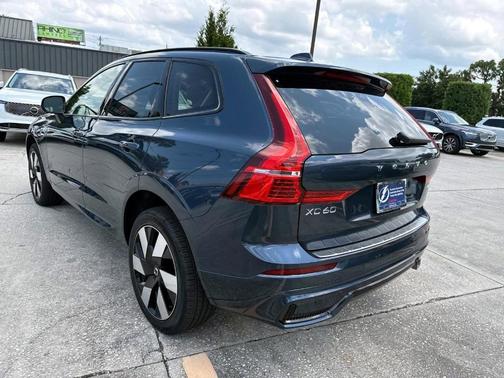 2025 Volvo XC60 Plug-In Hybrid T8 Plus