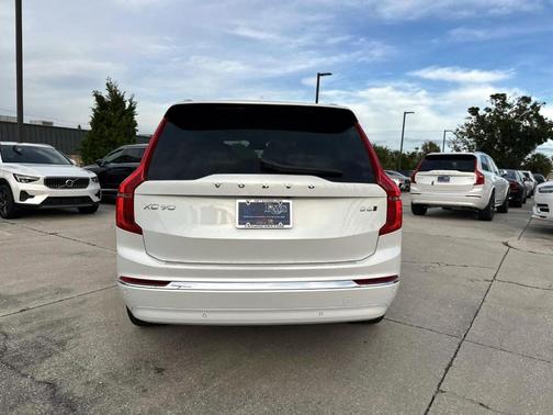 2025 Volvo XC90 B6 Plus 7-Seater