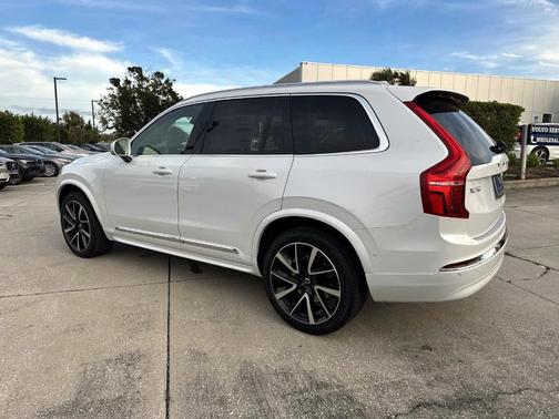 2025 Volvo XC90 B6 Plus 7-Seater