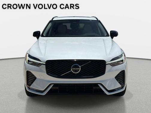 Crystal White 2026 Volvo XC60 B5 Ultra