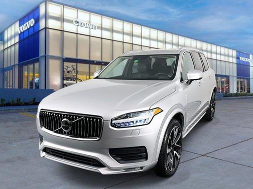 2022 Volvo XC90 T6 Momentum 7 Passenger