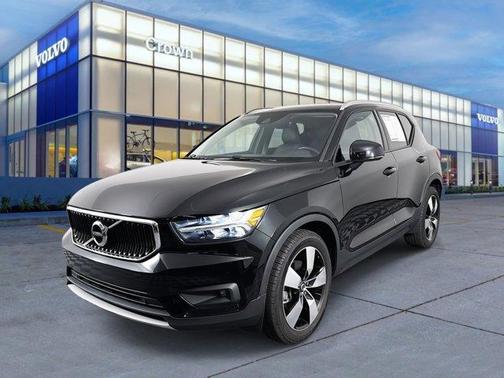 2021 Volvo XC40 T4 Momentum