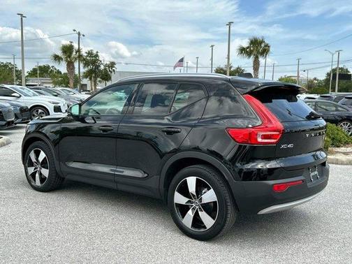 2021 Volvo XC40 T4 Momentum