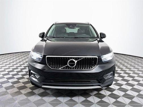2021 Volvo XC40 T4 Momentum