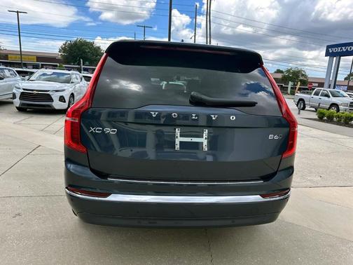 2025 Volvo XC90 B6 Ultra