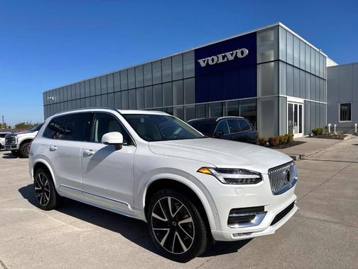2025 Volvo XC90 B6 Plus 7-Seater