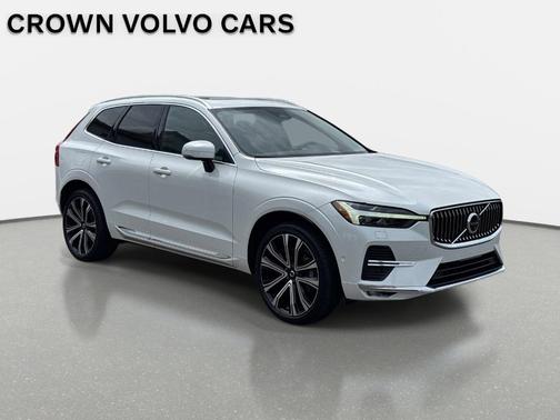 Crystal White 2023 Volvo XC60 B5 Ultimate Bright Theme