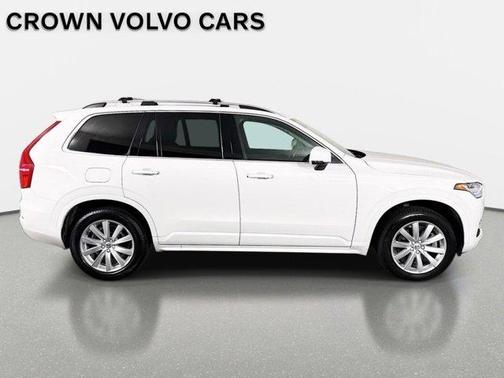 Crystal White 2019 Volvo XC90 T6 Momentum
