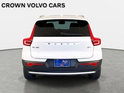 2023 Volvo XC40 B4 Plus Bright Theme