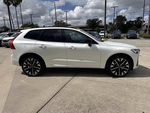 2026 Volvo XC60 B5 Ultra