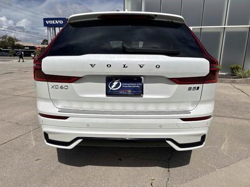 2026 Volvo XC60 B5 Ultra