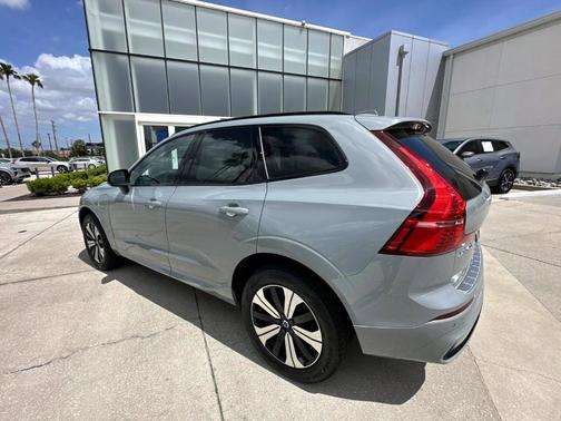 2025 Volvo XC60 Plug-In Hybrid T8 Core