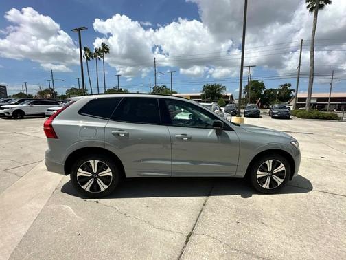 2025 Volvo XC60 Plug-In Hybrid T8 Core