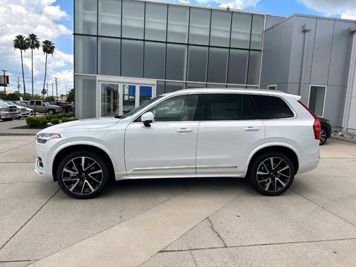 2025 Volvo XC90 B6 Plus 7-Seater