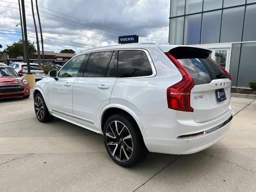 2025 Volvo XC90 B6 Plus 7-Seater