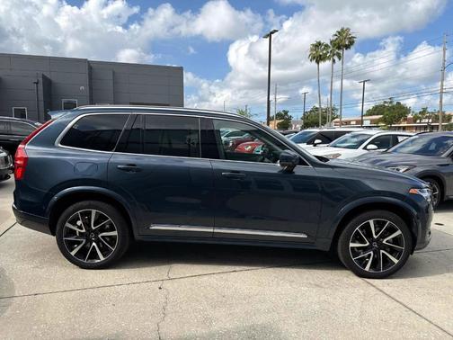 2025 Volvo XC90 B5 Plus