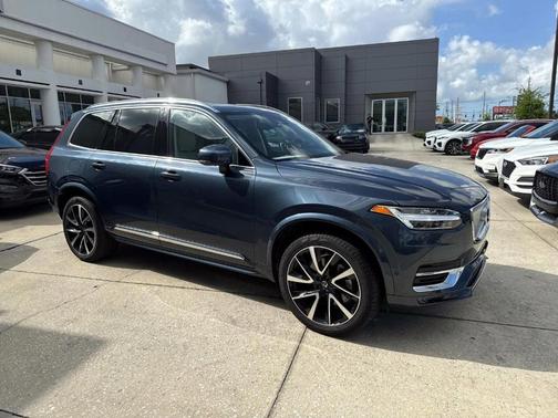 2025 Volvo XC90 B5 Plus