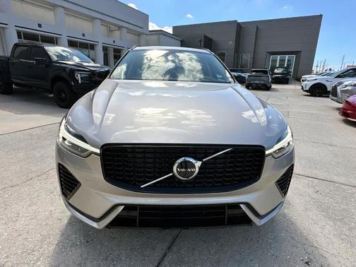 2025 Volvo XC60 Plug-In Hybrid T8 Plus