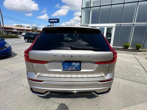 2025 Volvo XC60 Plug-In Hybrid T8 Plus