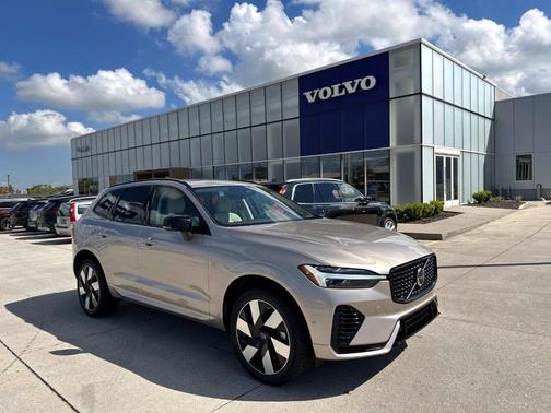 2025 Volvo XC60 Plug-In Hybrid T8 Plus