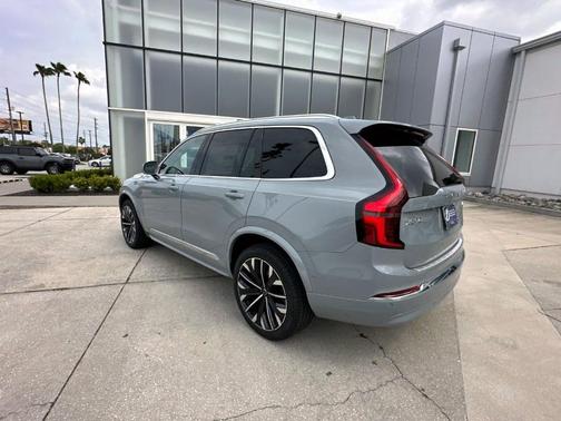 2025 Volvo XC90 B6 Plus 7-Seater