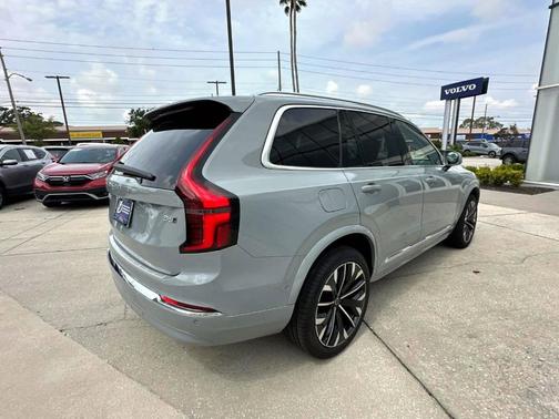 2025 Volvo XC90 B6 Plus 7-Seater