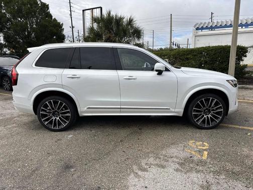 2026 Volvo XC90 B6 Ultra 6-Seater