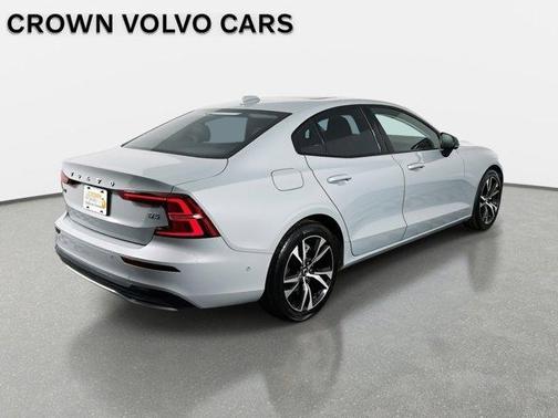 2025 Volvo S60 B5 Plus