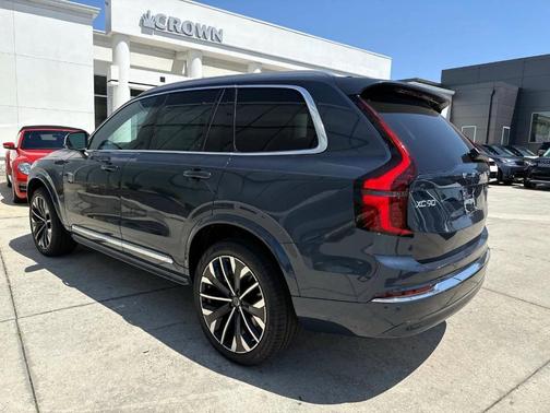 2025 Volvo XC90 B5 Core
