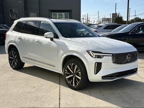 2026 Volvo XC90 B6 Core