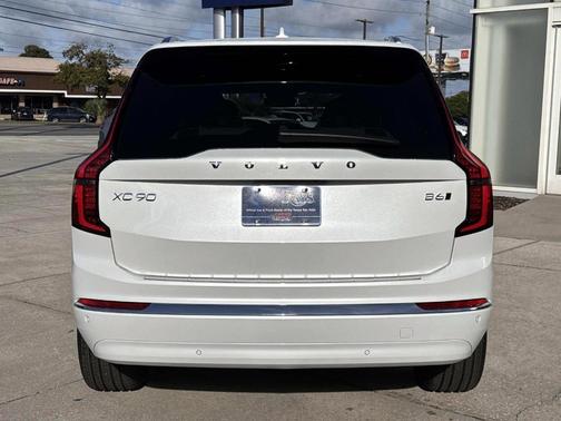 2026 Volvo XC90 B6 Core