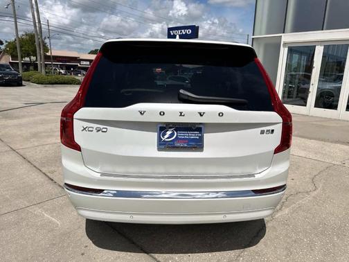 2025 Volvo XC90 B5 Plus