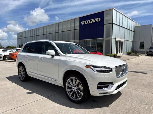 2025 Volvo XC90 B5 Plus